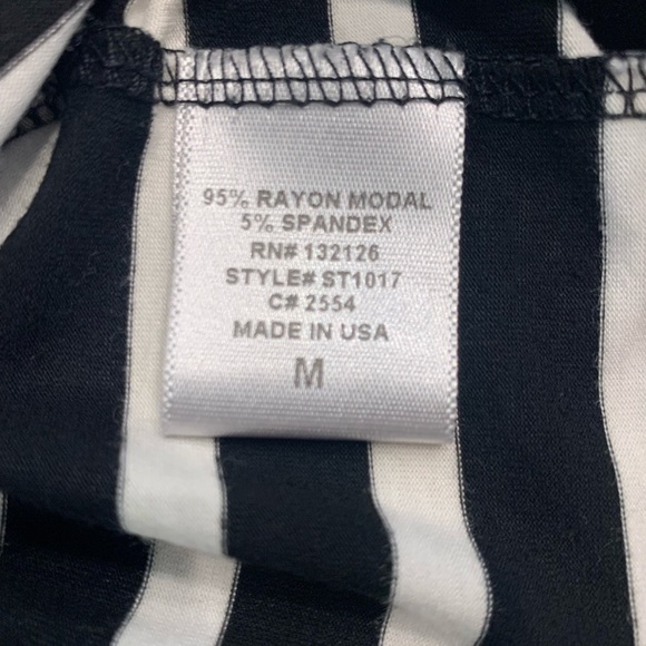 Jackson Rowe Stripped Long Sleeve V-Neck Tee. Black & White Stripes. - Picture 5 of 6